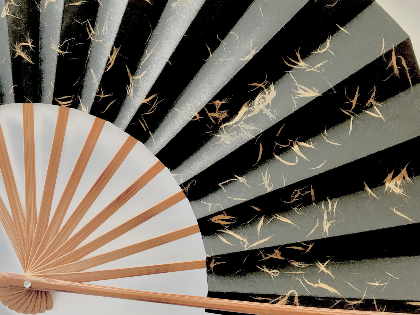 Kyo Sensu folding fan x Tosa Washi paper x MUSUHI: Dragon Soaring Through Clouds Gold & Black (L) #KS-2