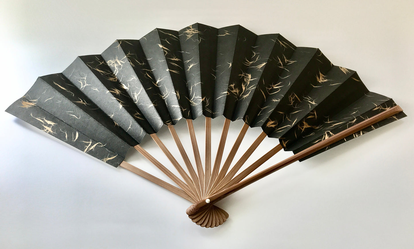 Kyo Sensu folding fan x Tosa Washi paper x MUSUHI: Dragon Soaring Through Clouds Gold & Black (L) #KS-2