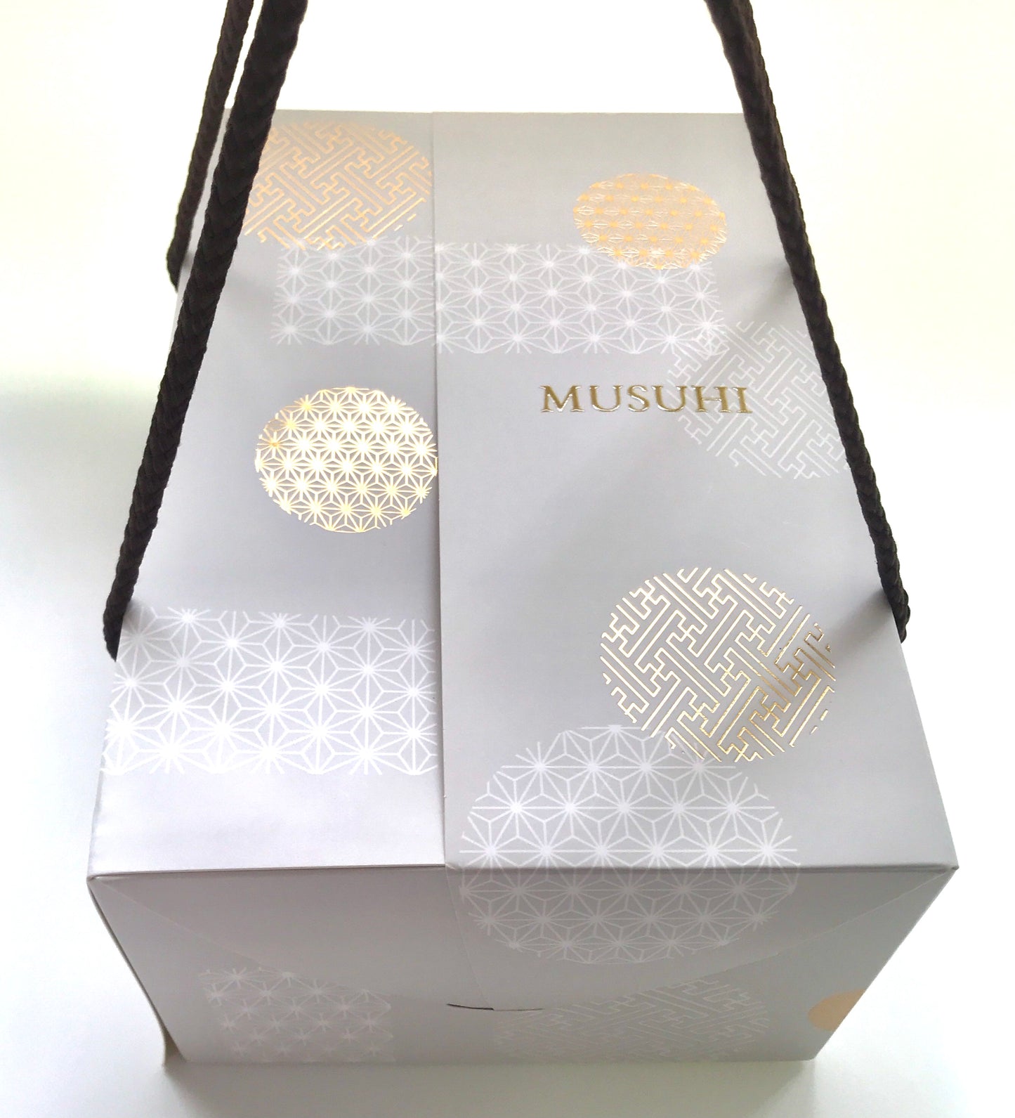 MUSUHI SWEETS Surtido con caja de asa (16 bolsas)